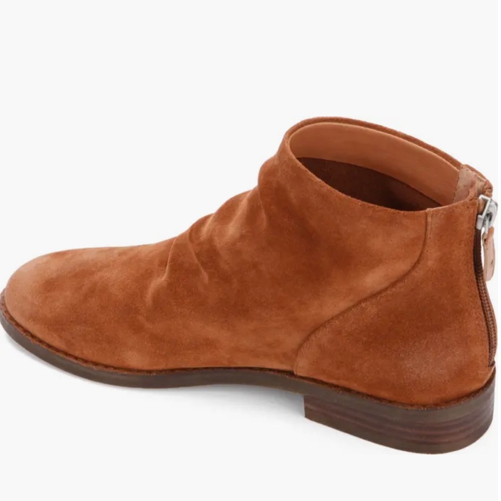 Gentle Souls by Kenneth Cole Emma Bootie 8.5